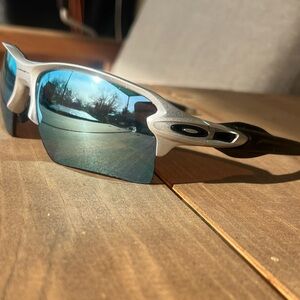 Oakley FLAK 2.0 Metallic Silver Sunglasses with Blue Lenses (PRIZM)